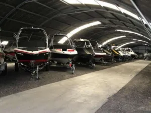 Premium Marine Boat Storage Solutions: An Efficient Business Plan for Your E-Commerce Venture