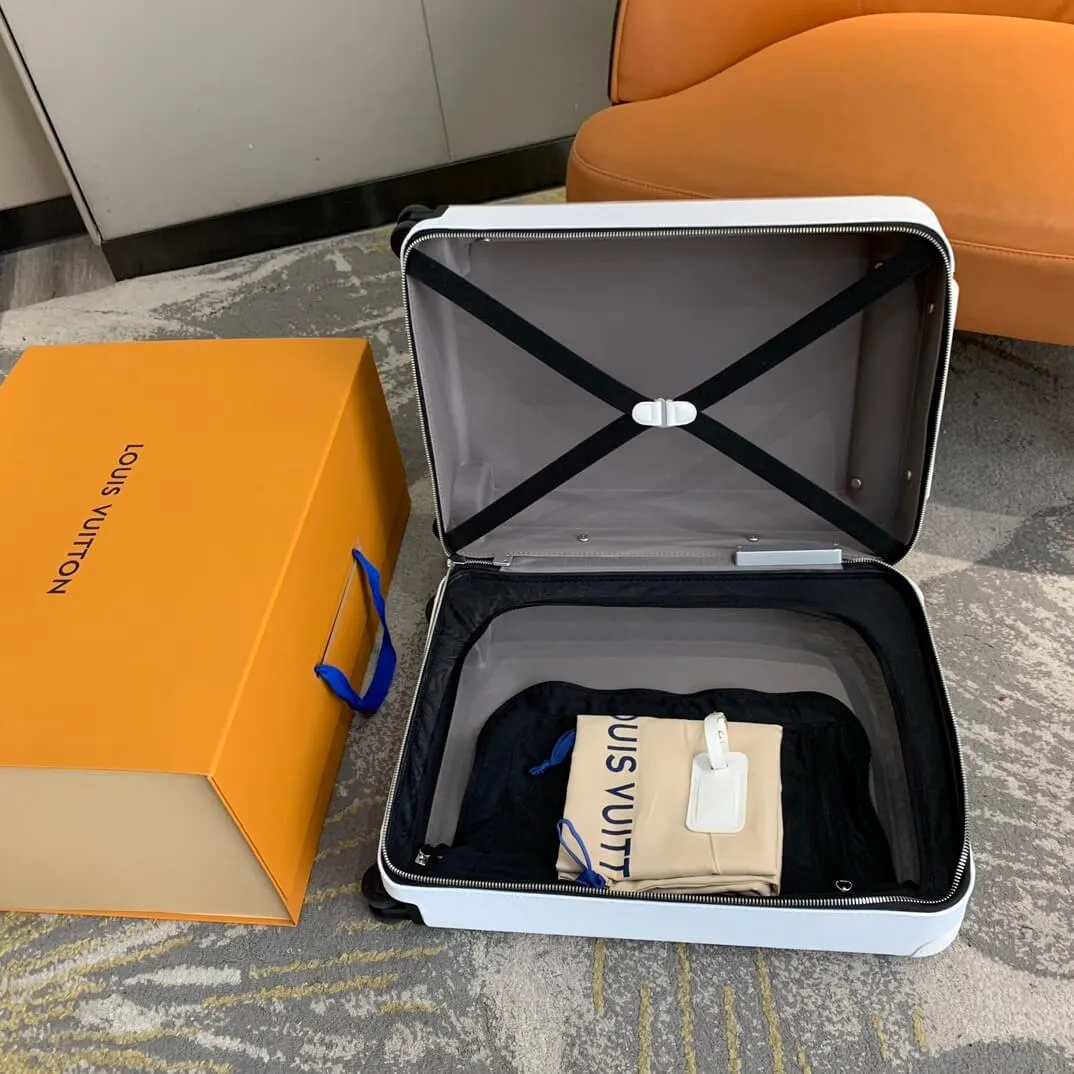 Louis Vuitton Horizon 55 in pristine white Monogram canvas Suitcase