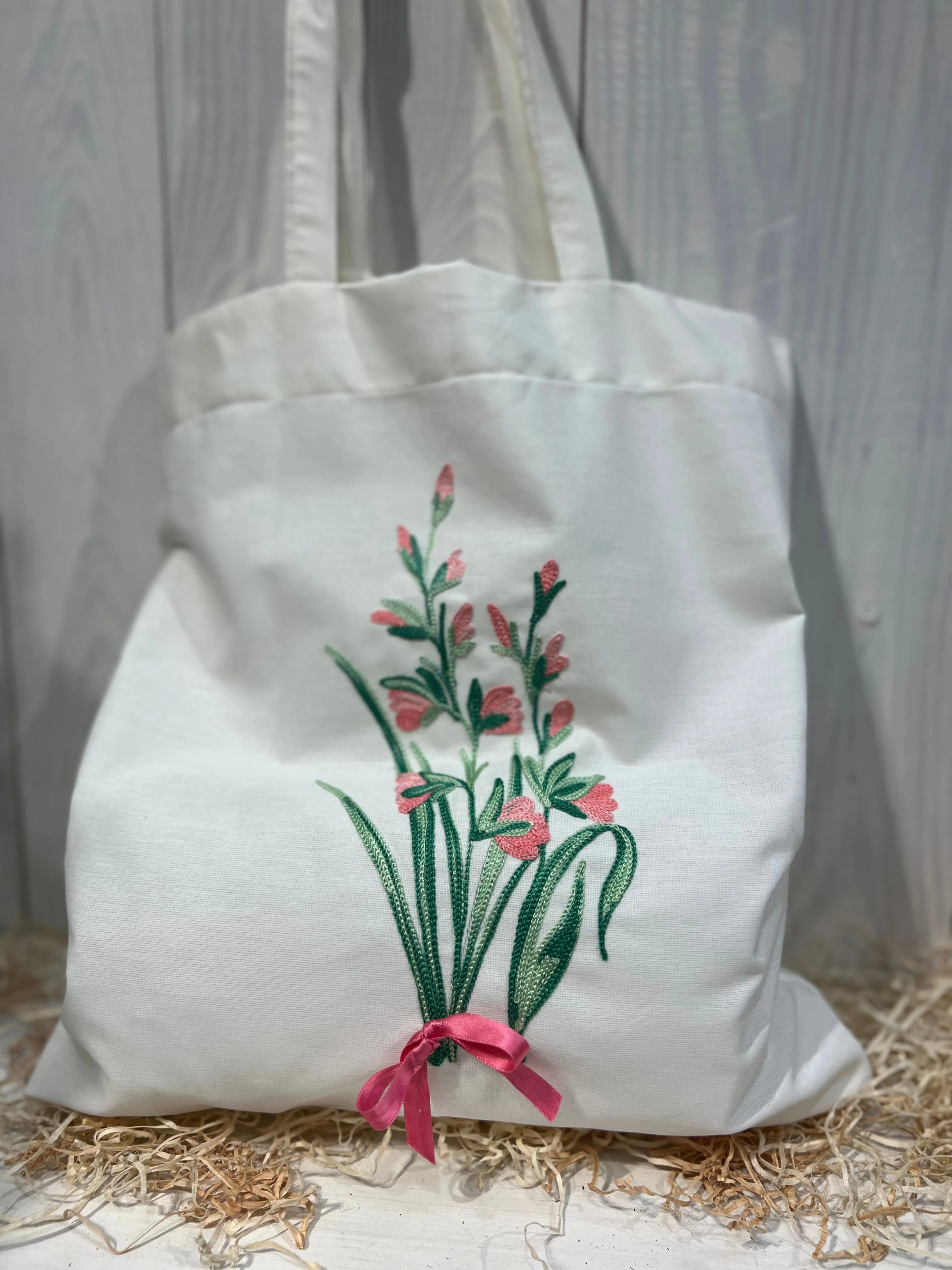 Tote Bag Floreale Country Chic - con Ricamo a Fiore e Fiocchetto - Pezzo Unico